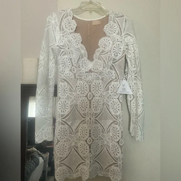 White Lace Dress - Picture 4 of 9